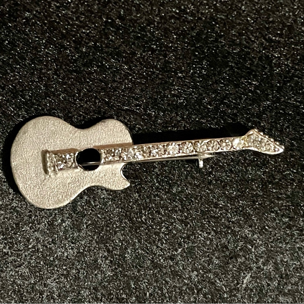 Silver Guitar brooch with some bling